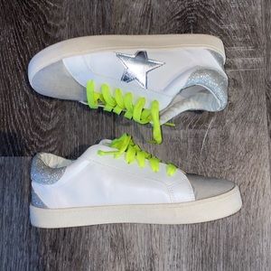 Steve Madden Star Sneaker